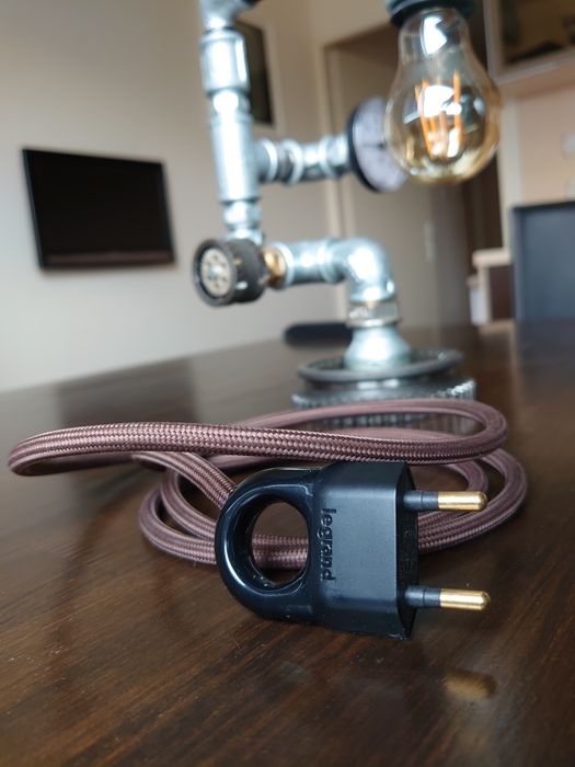 Ръчно изработена лампа в индустриален стил