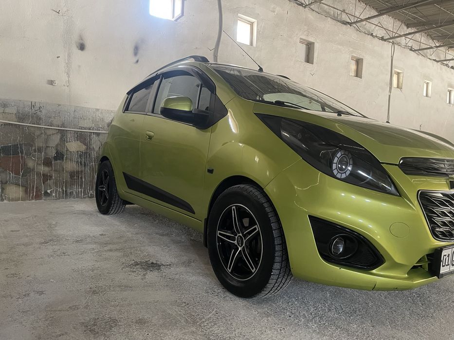 Продаю шевролет спарк 1,25 2015г