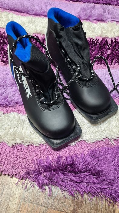 Лыжи 170 см продам