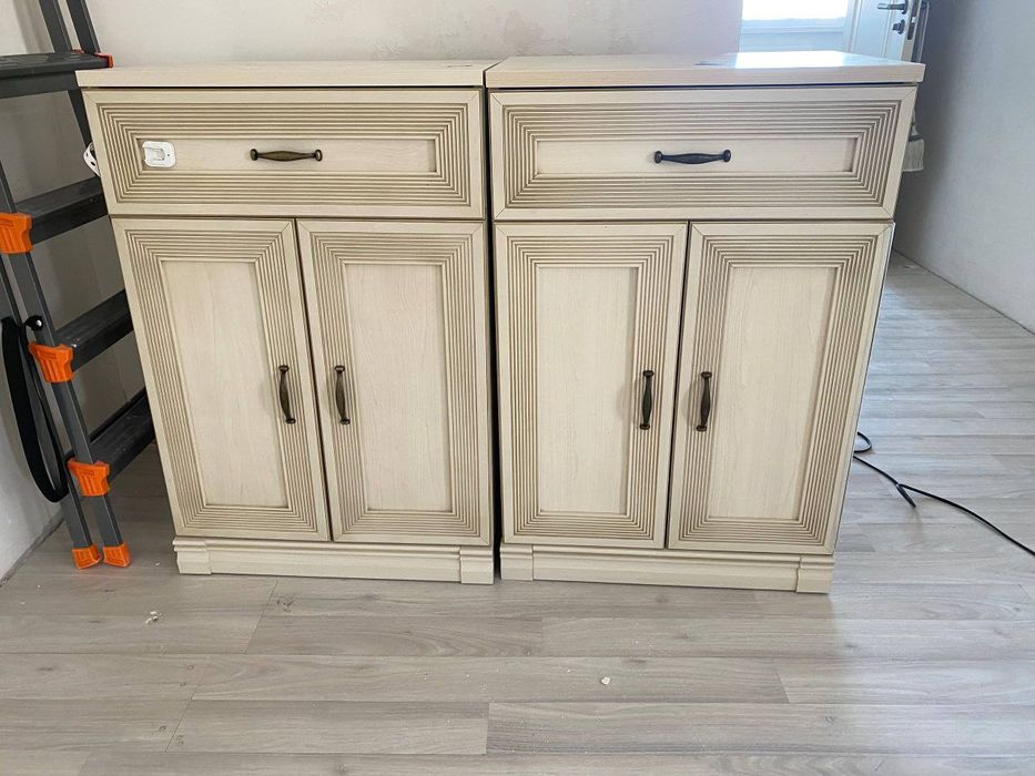 Б/у кровать, тумбы