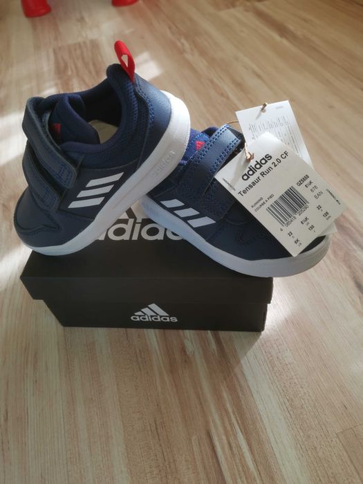 Нови Адидас 22 номер