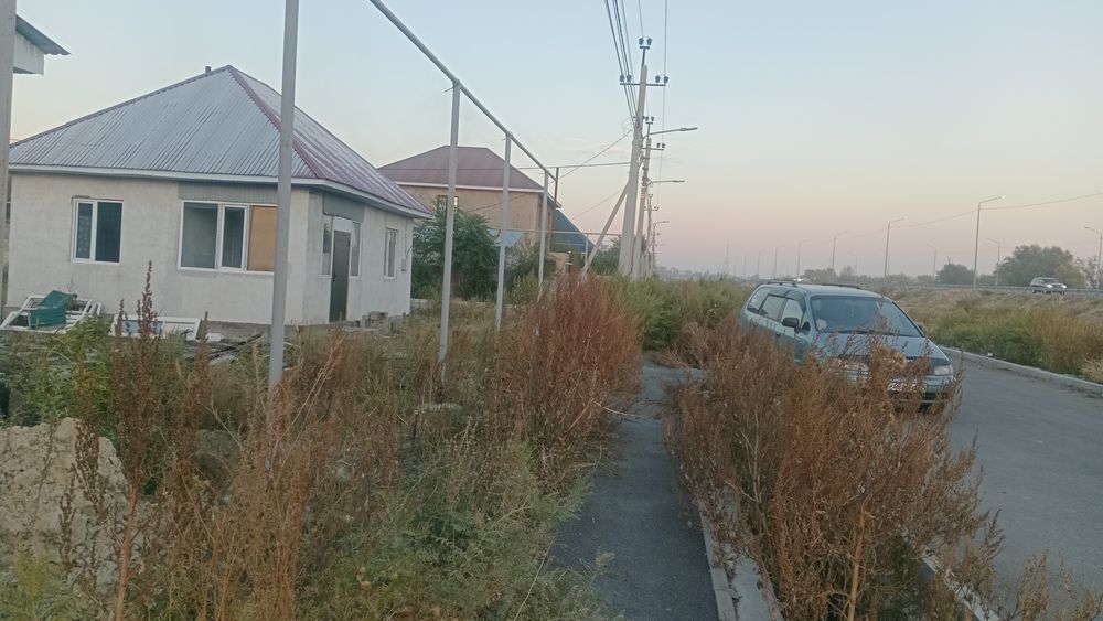 үй сатылады,4 комнаталы