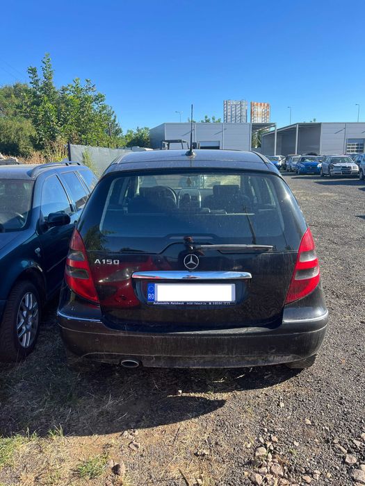 Dezmembrez Mercedes Benz A150 W169 negru 2006 4usi benzina