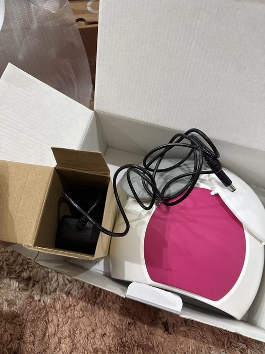 Маникюрная лампа