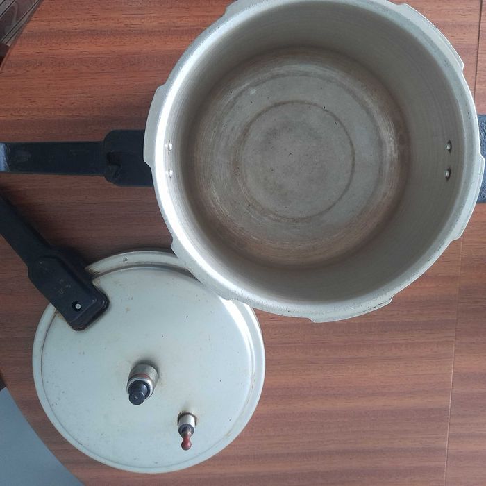 Скороварку продаю.