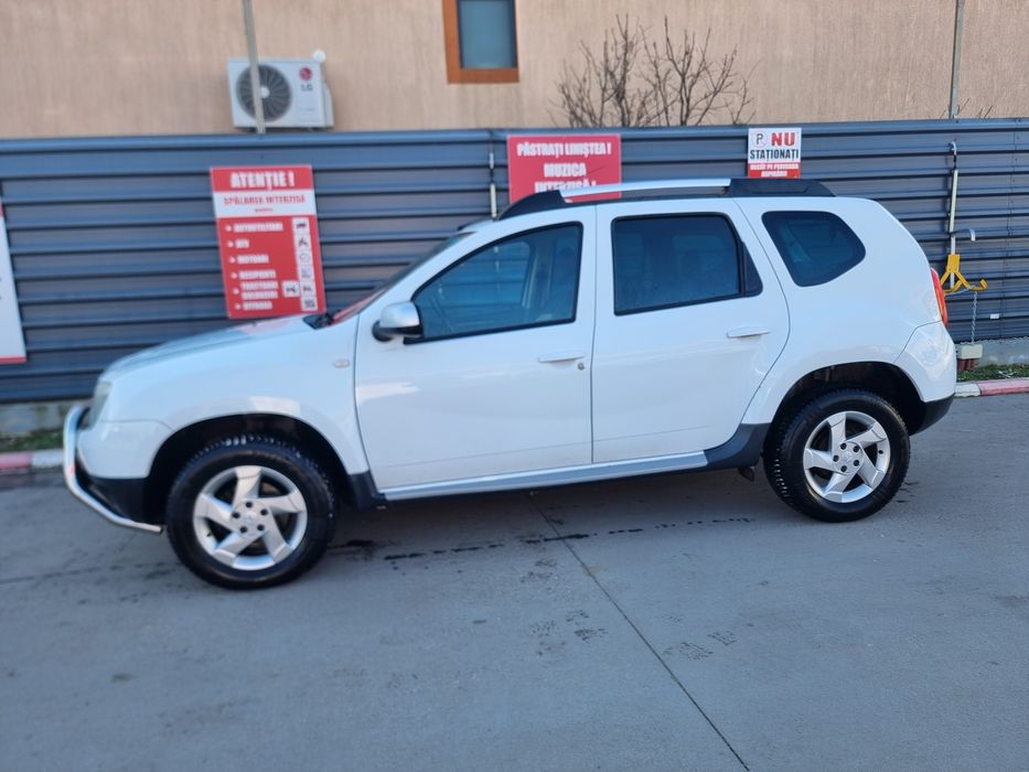 Vând Dacia Duster