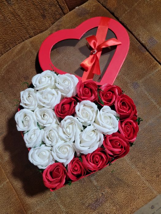 Aranjament flori săpun.          .