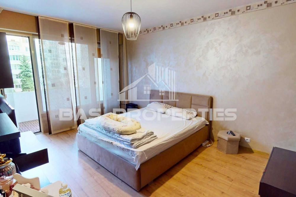 Продава се Тристаен апартамент в София, Надежда 3 - 66 кв.м за 1585 €/кв.м - Снимка #8