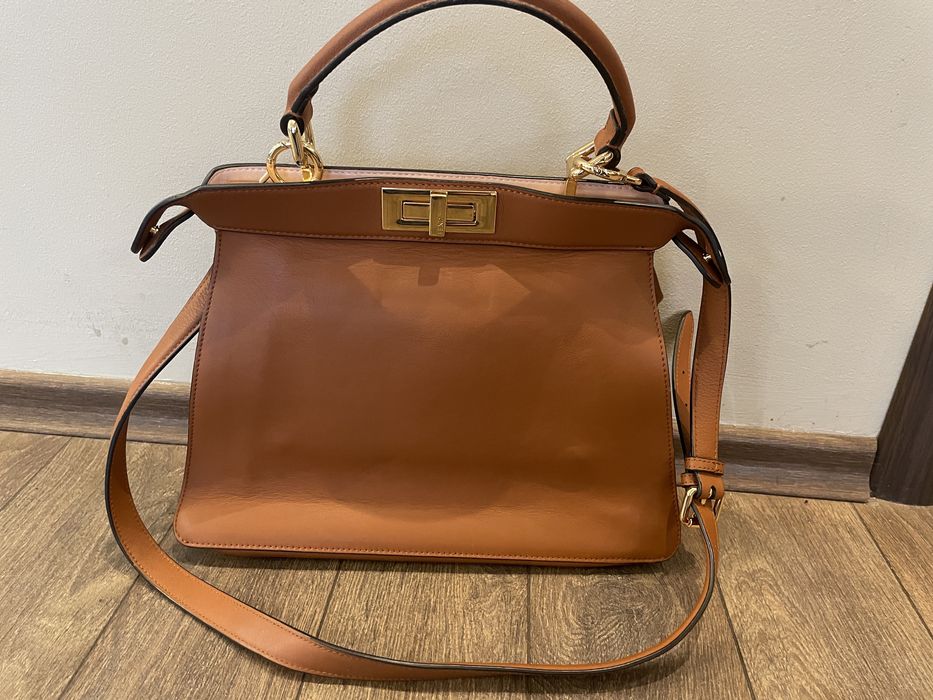 Fendi peekaboo bag естествена кожа