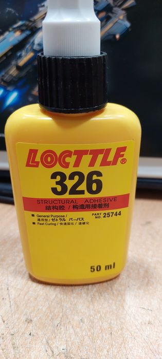 Клей для склеивания зеркло заднего вида на автомобиле