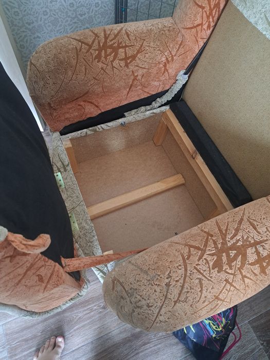 Продам диван и кресло