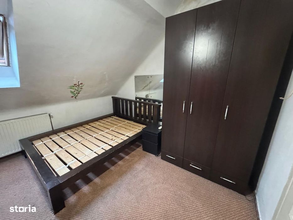 Inchiriere apartament mansarda 5 camere vila curte Cotroceni metrou