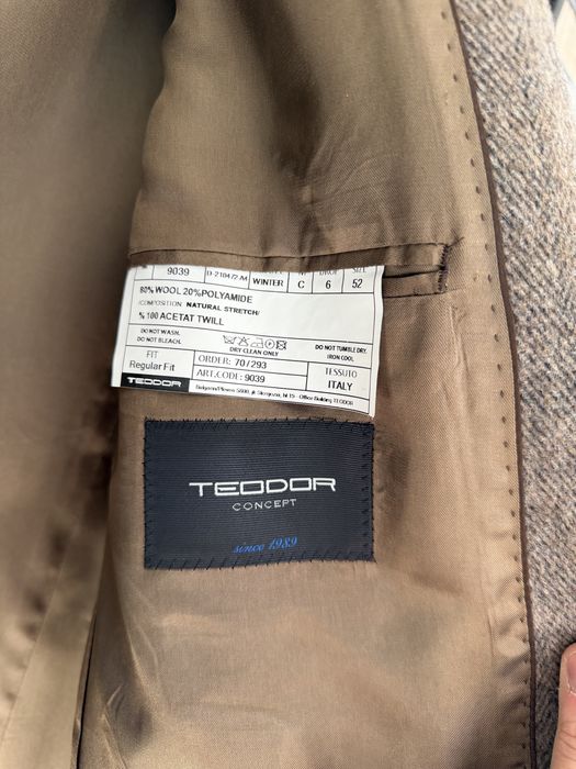 Чисто ново палто Teodor 80% вълна