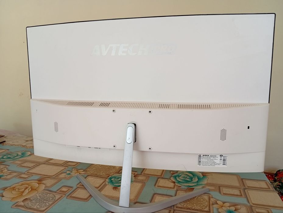 Монитор AVTECH pro led 32