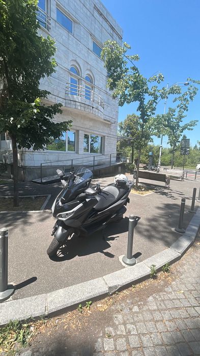Honda Forza 125 (2026) – Doar 2.200 km – Ca Nouă – Garanție – Smart Top Box