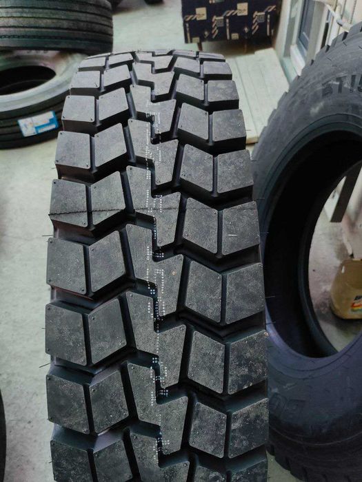 Evro Kamaz Zillarga 11R22.5 razmer sifatli balonlar sotiladi