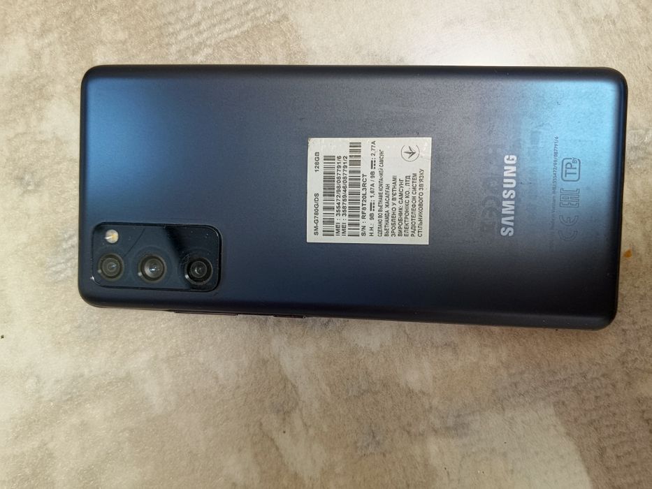 Продам телефон Самсунг S20 FE