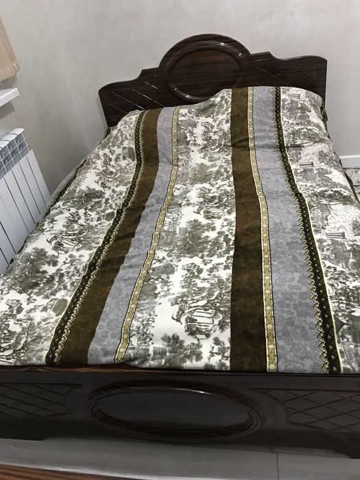 Продам спальный гарнитур