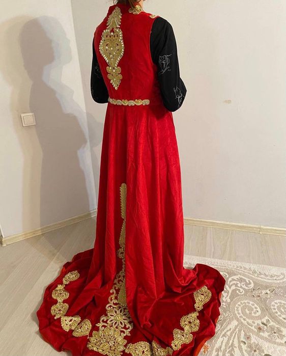 Свадебное платье и бешмет