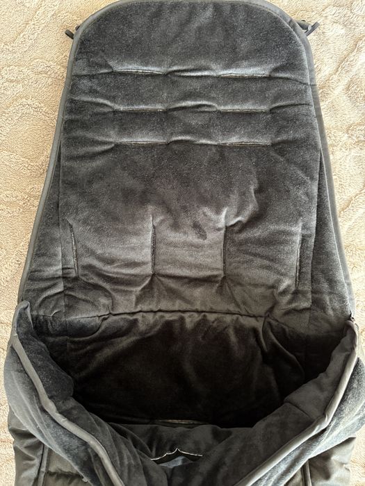 Универсално зимно бебешко чувалче за количка