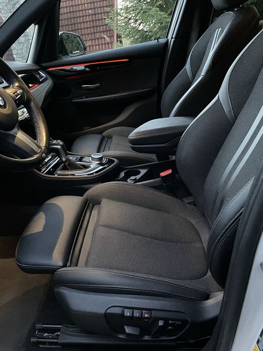 BMW 225xe active tourere, plug-in hibrid, an 2021, 83000km, tractiune integrala, M pachet, cumparata BMW Romania