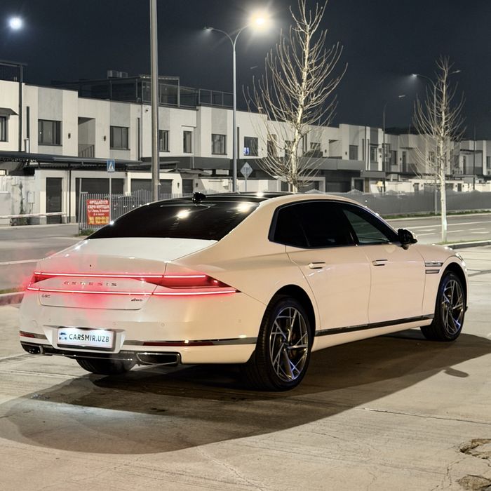 Genesis G90 Full