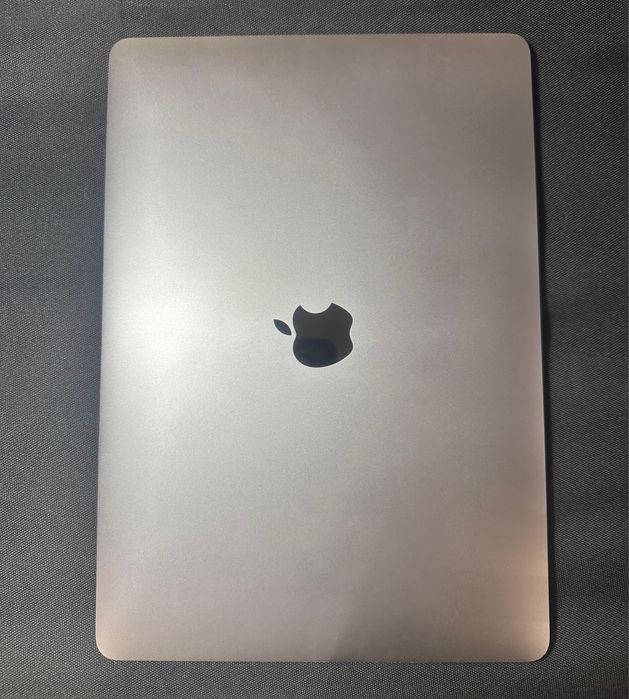 Laptop Apple Macbook Pro 2022 M2, 512 SSD, 16gb Ram, impecabil