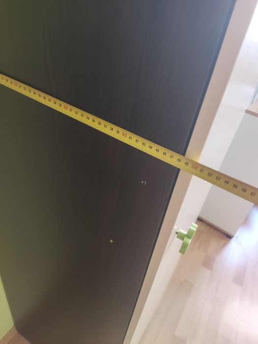 Продавам висок единичен гардероб 240х50х50