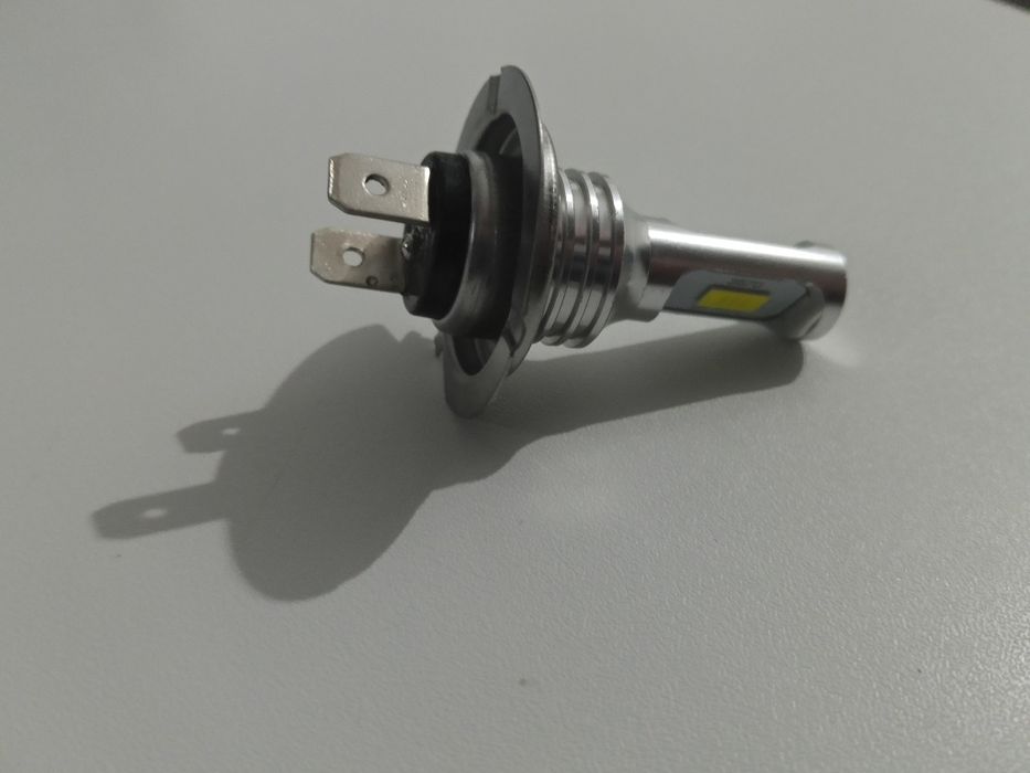Продам лампочка H7 Led