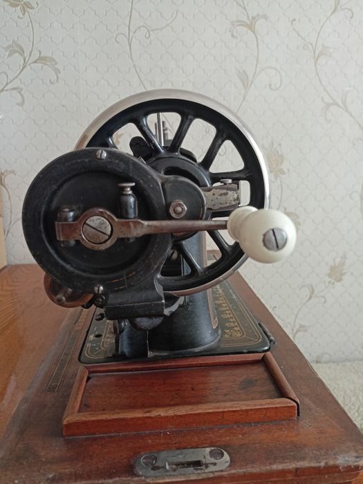 Швейные машины и оверлоки