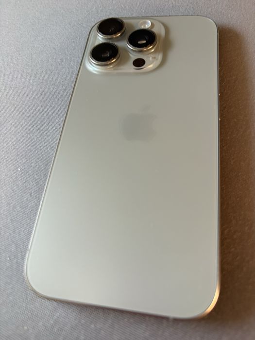 Iphone 16 pro titanium като нов