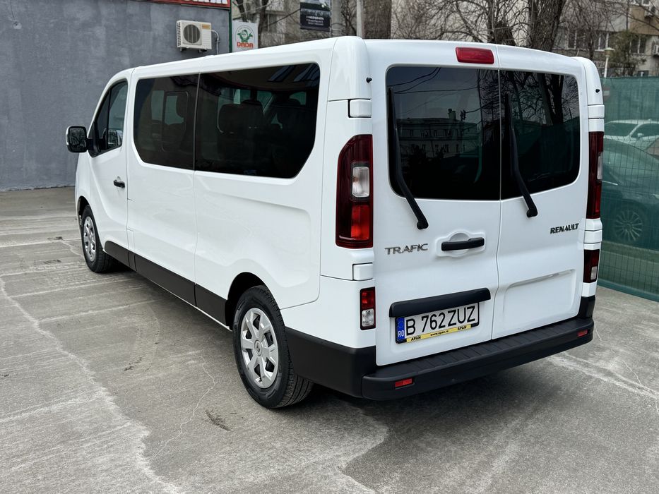 Renault Trafic 2023/9 locuri/150cp/pos leasing/tva deductibil.
