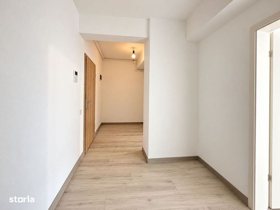 Garsonieră decomandată de vânzare cu loc de parcare - Zona Coresi,