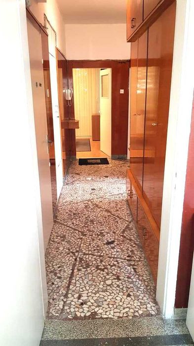 Дава се под наем Тристаен апартамент в Варна, Център - 80 кв.м за 498.27 € - Снимка #10