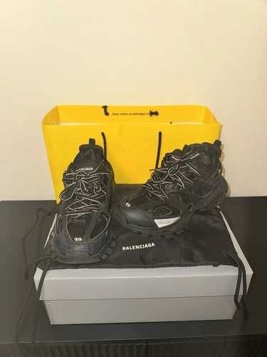 Sneakers Balenciaga Tracks cu eticheta (nu Nike, Gucci, Adidas, Balenciaga)