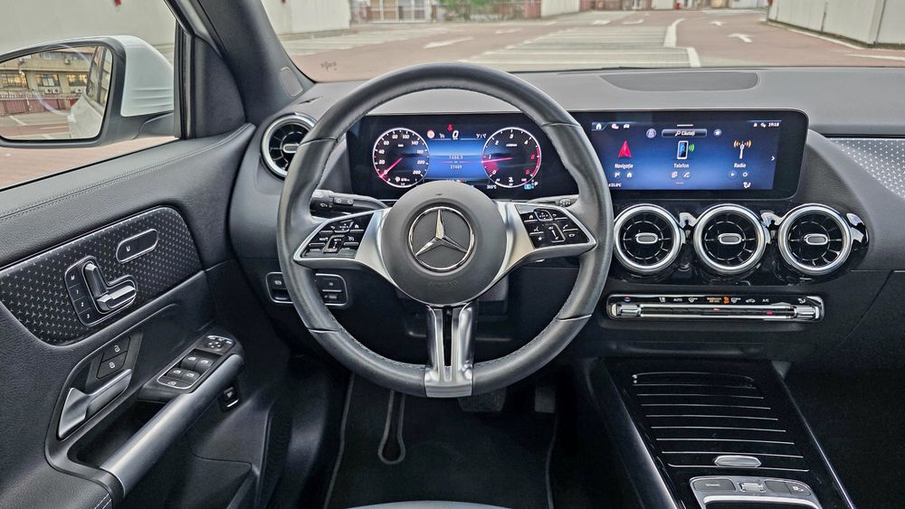MERCEDES-BENZ GLA 2024 — imagine 15