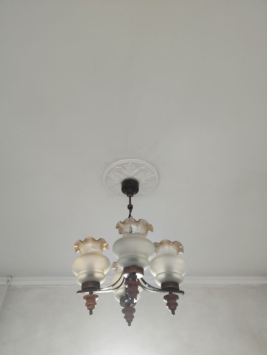 Продам люстры по 3000тенге