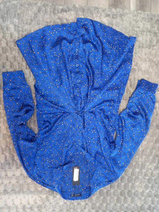 Boohoo- рокля размер Л