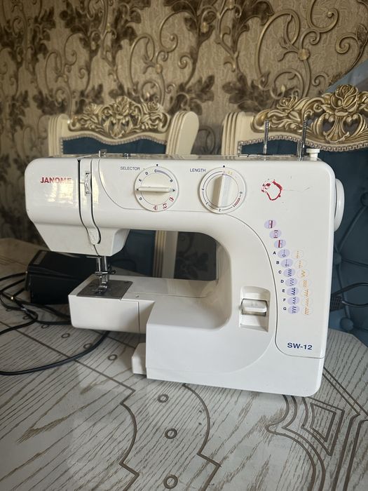 Швейная машина JANOME