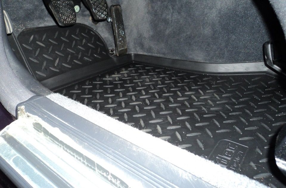 Коврики в салон MERCEDES-BENZ E-class W210 4шт - полиурета