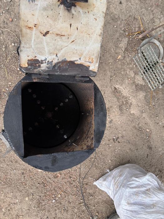 Batoză electrică de curățat porumbi