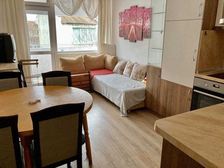 Дава се под наем Двустаен апартамент в Бургас, Възраждане - 60 кв.м за 204 € - Снимка #1