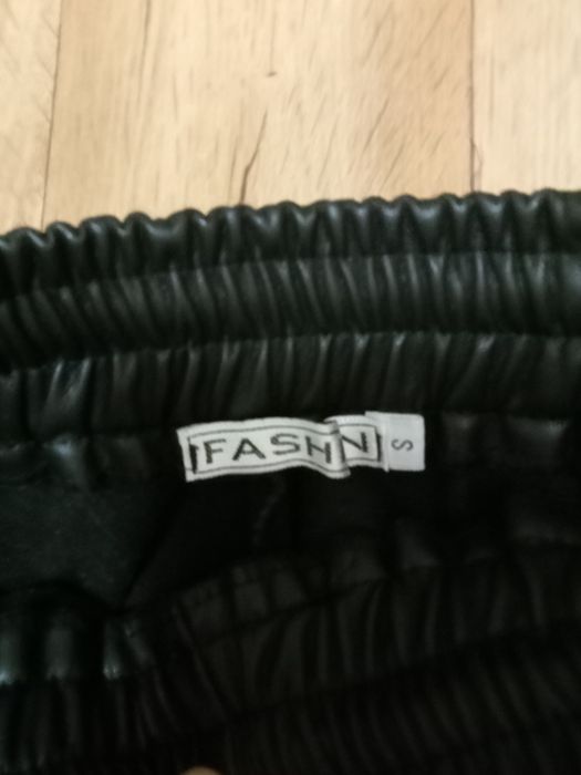 кожаные штаны продам.