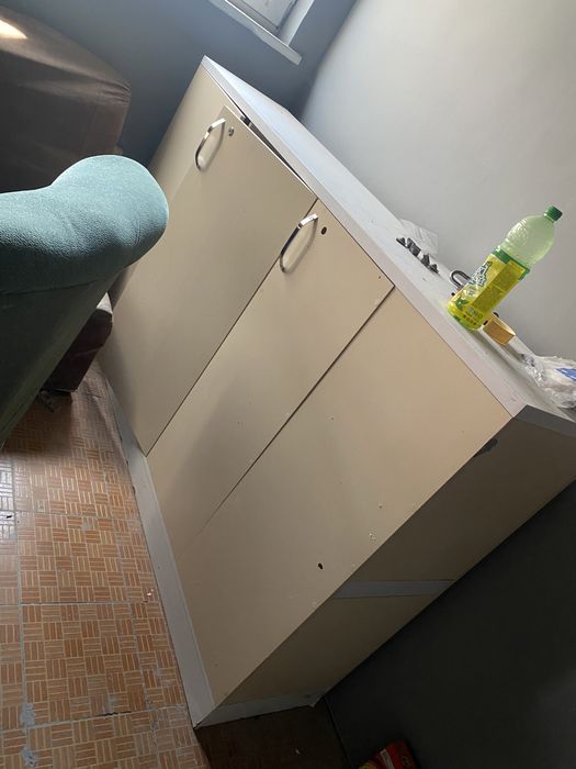 Все бесплатно ! Диваны и шкафы!