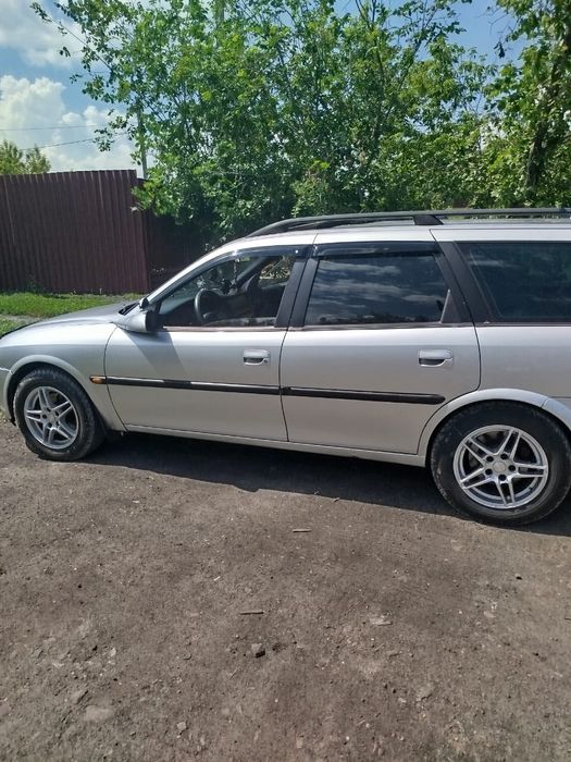 Продам авто опельвектра б