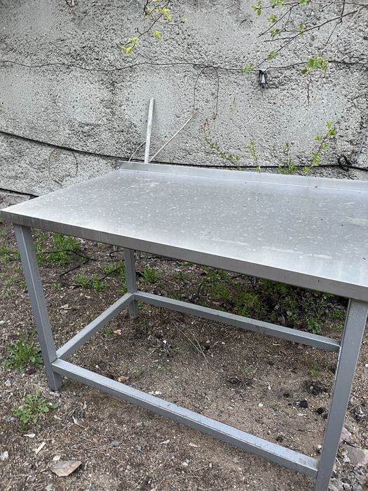 стол металический куханный