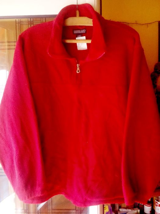 Продажам мъжки спортни суичъри,елеци