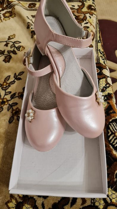 Продаю платье на девочку