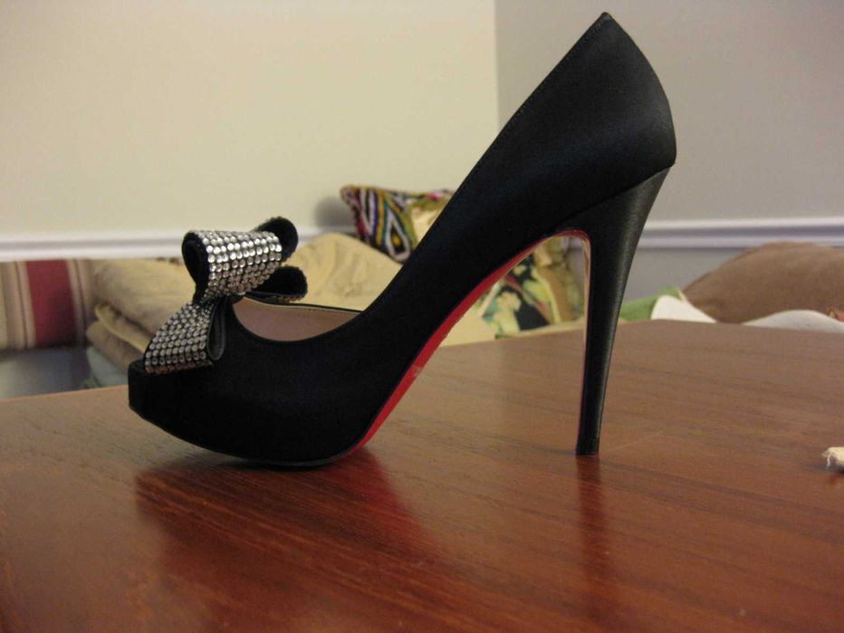 Брендовые туфли "Iris" Размер 37.5 Новые! Очень нарядные.