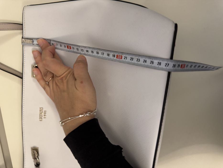 Geanta de umar Guess